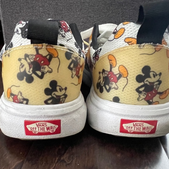 Vans X Disney Mickey Mouse Ultra Range First Edition Men’s 9.5 - Picture 7 of 12